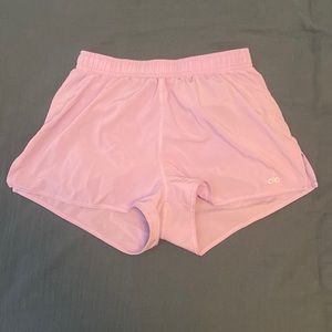 Alo stride short in Violet Skies size XS 💜☁️👟